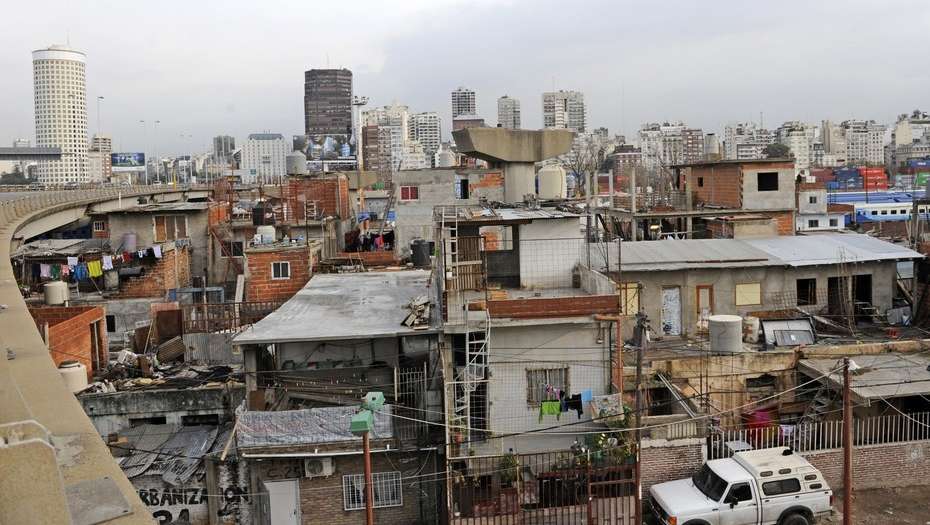 Para no caer en la pobreza una familia porte a necesit en enero